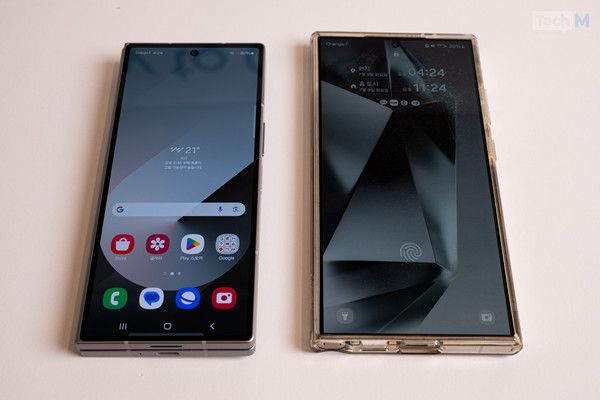 갤럭시 Z 폴드6(왼쪽)과 갤럭시 S24 울트라 /사진=테크M