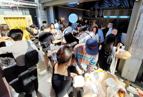 이마트 '델리' 제품을 먹어볼 수 있었던 공간/사진=이소라 기자