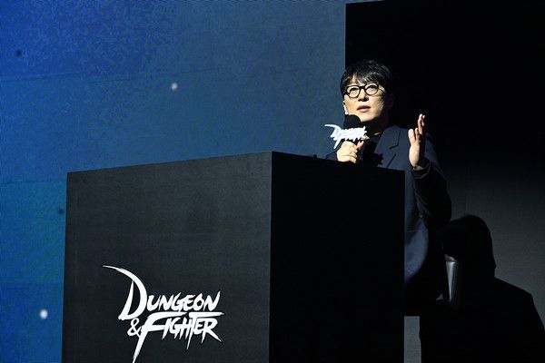 박종민 네오플 총괄 디렉터가 '2024 던파 페스티벌: 중천' 쇼케이스에 참석해 업데이트 내용을 설명하고 있다. / 사진=넥슨 제공