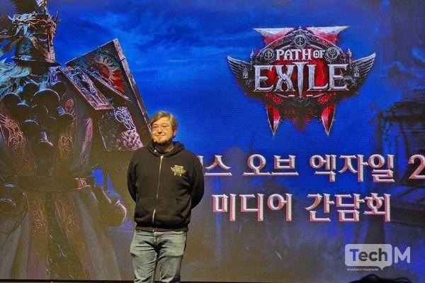 조나단 로저스 그라인딩 기어 게임즈 개발 총괄이 \'패스 오브 엑자일2\' 기자간담회에 참석해 게임을 소개하고 있다. / 사진=조성준 기자
