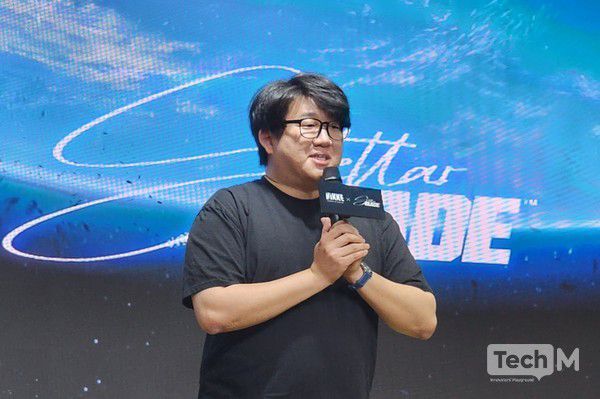 유형석 시프트업 니케 디렉터가 '스텔라 블레이드'·'승리의 여신: 니케' 컬래버레이션에 대해 설명하고 있다./ 사진=조성준 기자
