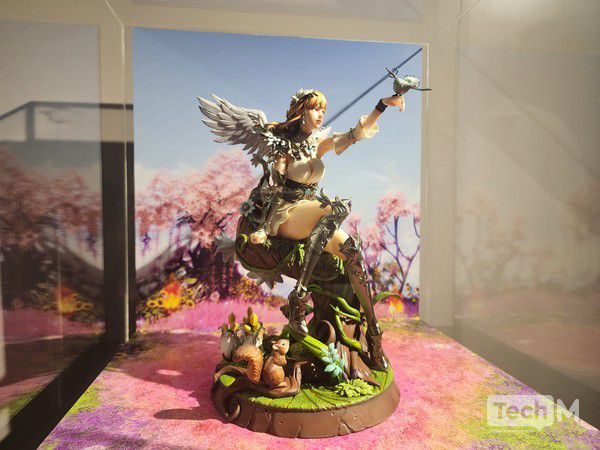 로스트아크의 미디어 전시 '빛의 여정'에서는 피규어도 확인할 수 있다. / 사진=조성준 기자