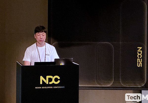 24일 경기 성남시 넥슨 판교사옥에서 진행된 'NDC 25' 행사에서 권지용 넥슨코리아 개발관리그룹 엔진실 게임엔진팀장이 세션발표를 진행하고 있다. / 사진=서미희 기자