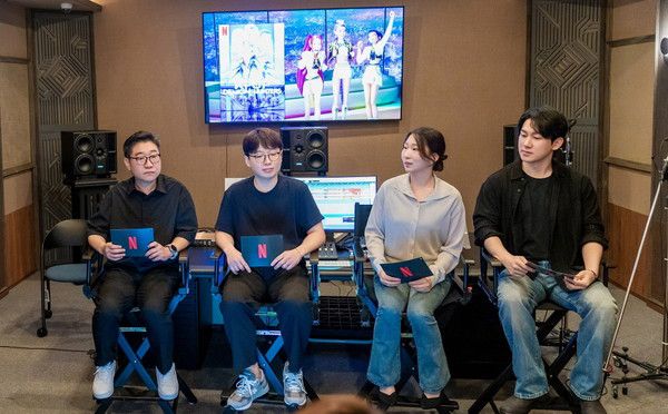 11일 서울 마포구 상암 픽셀로직코리아 스튜디오에서 '넷플릭스 해외 콘텐츠 한국어 더빙 이야기' 토크 세션이 진행되고 있다. 왼쪽부터 김민수 픽셀로직코리아 디렉터, 김형석 픽셀로직코리아 PD, 신나리 성우, 민승우 성우. /사진=넷플릭스 제공