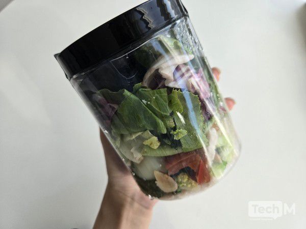 '컬리N마트'에서 배송 받은 샐러드 / 사진=배수현 기자