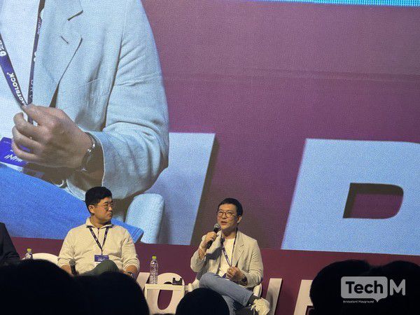 백원석 삼성전자 그룹장(오늘쪽)이 발언하고 있다. / 사진=서미희 기자