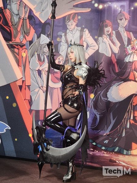 5일 일산 킨텍스에서 개최된 'AGF 2025' 현장에서 다양한 코스프레를 한 코스어들이 포즈를 취하고 있다. / 사진=조성준 기자