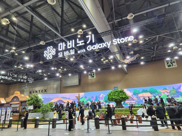 행사 전 부스 꾸리기가 한창인 넥슨 직원들/사진=이수호 기자