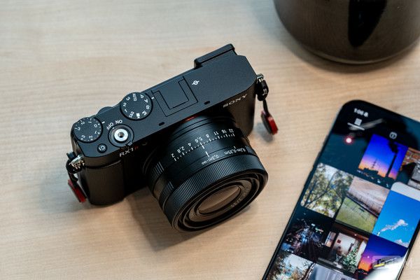 소니 렌즈 일체형 풀프레임 카메라 'RX1R III' /사진=테크M