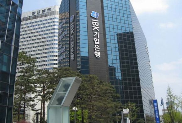 기업은행이 소상공인과 자영업자에 26조원 규모의 금융지원을 결정했다. 사진은 기업은행 전경. [사진=기업은행]