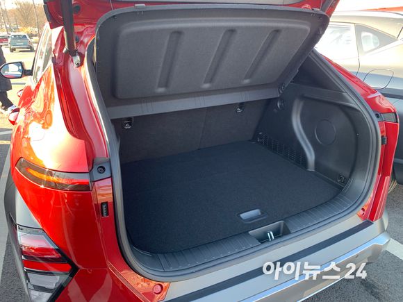 현대차 '디 올 뉴 코나' 화물 공간. [사진=김종성 기자]