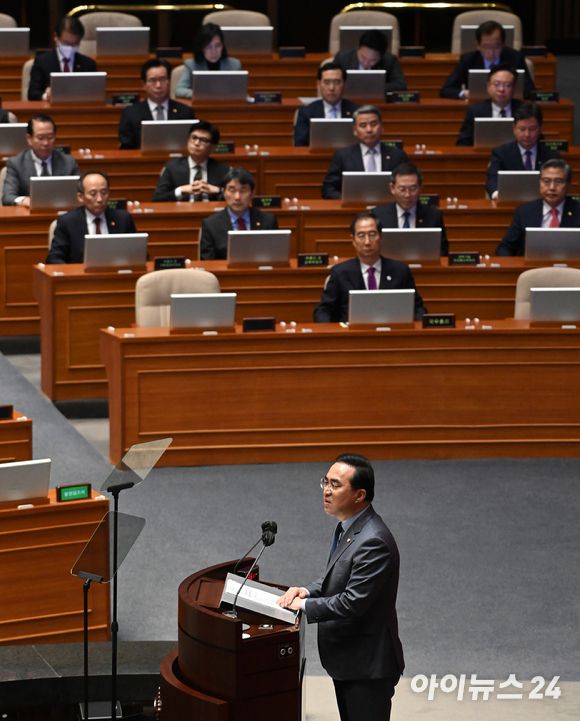 박홍근 더불어민주당 원내대표가 13일 오전 서울 여의도 국회에서 열린 본회의에서 교섭단체 대표연설을 하고 있다. [사진=김성진 기자]