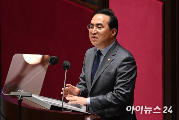 박홍근 더불어민주당 원내대표가 13일 오전 서울 여의도 국회에서 열린 본회의에서 교섭단체 대표연설을 하고 있다. [사진=김성진 기자]