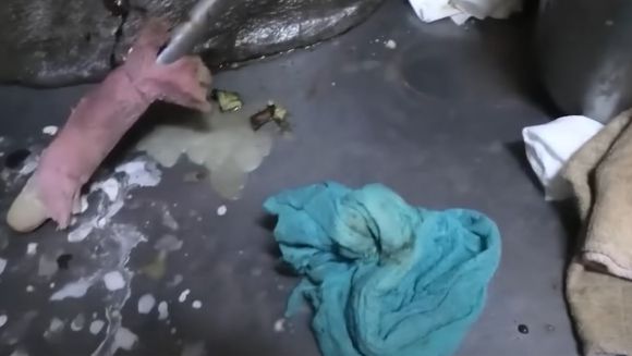 식품 위생법 위반으로 적발된 부산의 한 음식점 주방 상태. [사진=MBC NEWS 유튜브 캡처]