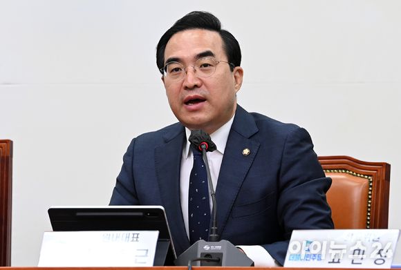 박홍근 더불어민주당 원내대표가 지난 17일 오전 서울 여의도 국회에서 열린 최고위원회의에서 모두발언을 하고 있다. [사진=김성진 기자]