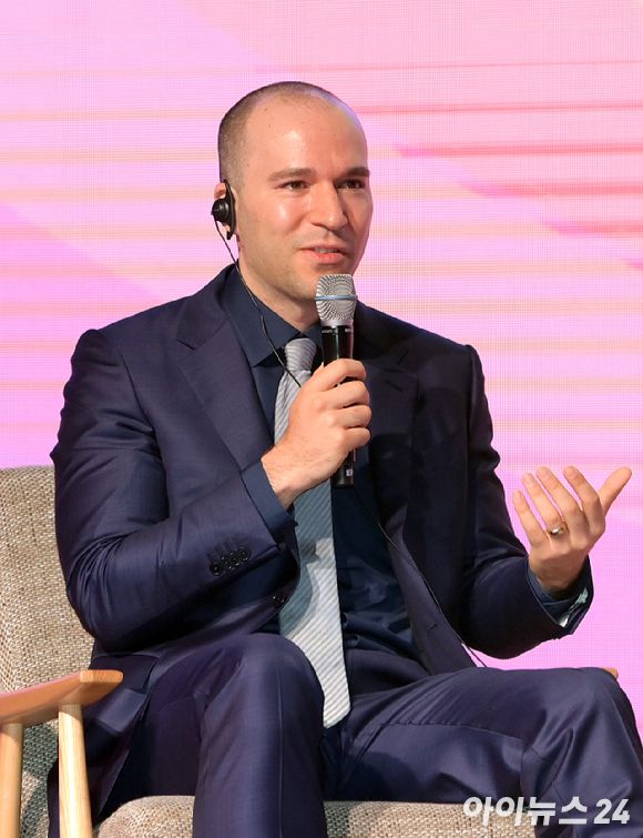 그렉 브록먼 오픈AI 공동창업자가 9일 오전 서울 여의도 63스퀘어에서 진행된 K-Startups meet OpenAI 행사에 참석해 국내 스타트업 대표들과 질의 응답 시간을 갖고 있다. [사진=정소희 기자]