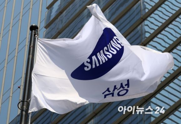 서울 본사에 걸린 삼성 깃발 모습.[사진=아이뉴스24 DB]