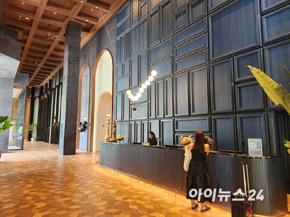 'L7 바이 롯데 웨스트레이크 하노이' 1층 로비. [사진=구서윤 기자]