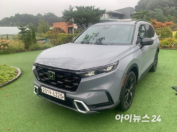 혼다 '올 뉴 CR-V 하이브리드' 정측면. [사진=김종성 기자]