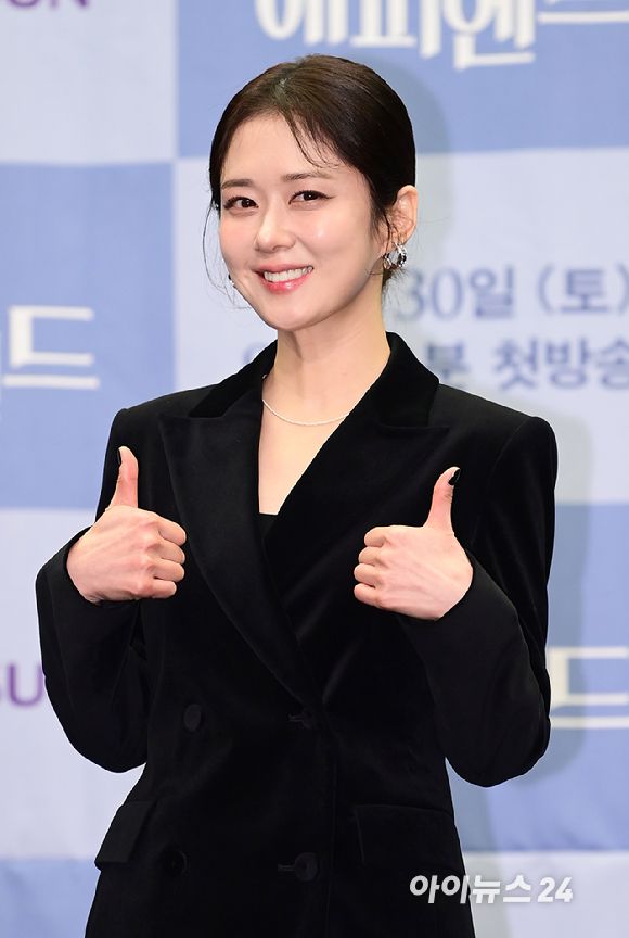 '러블리 꽃미소' 배우 장나라가 21일 오전 서울 상암동 스탠포드 호텔에서 진행된 TV CHOSUN 주말미니시리즈 '나의 해피엔드' 제작발표회에 참석하고 있다. [사진=정소희 기자]