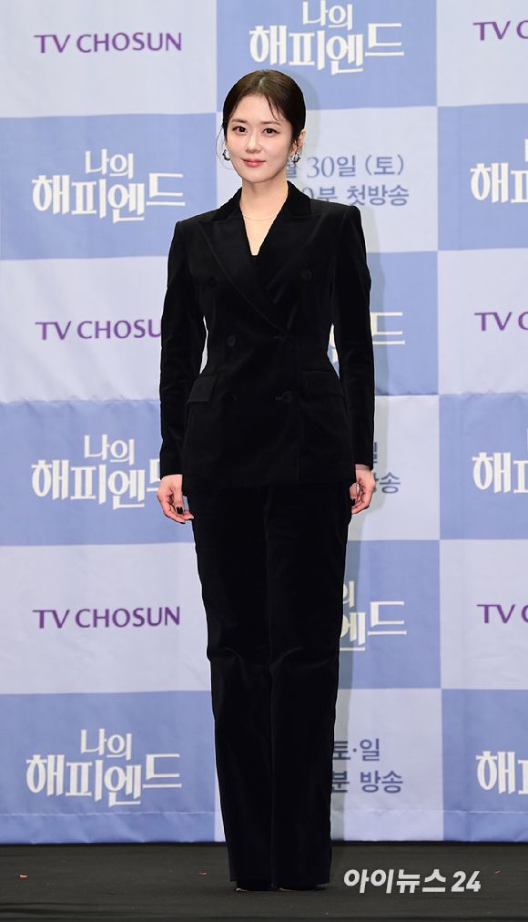 '작은 얼굴로 만든 완벽한 비율' 배우 장나라가 21일 오전 서울 상암동 스탠포드 호텔에서 진행된 TV CHOSUN 주말미니시리즈 '나의 해피엔드' 제작발표회에 참석하고 있다. [사진=정소희 기자]