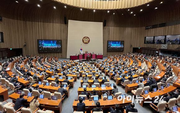이재명 더불어민주당 대표가 10일 오전 서울 여의도 국회에서 열린 제422회 국회(임시회) 제2차 본회의에서 더불어민주당 교섭단체대표연설에서 연설을 하고 있다. [사진=곽영래 기자]