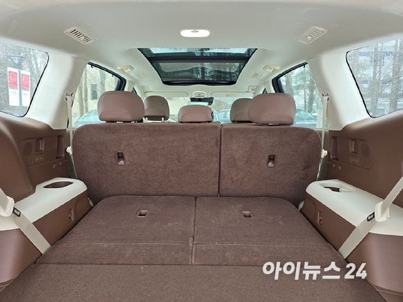 현대차 '아이오닉 9'의 3열을 접은 모습. [사진=김종성 기자]