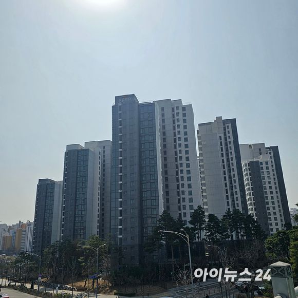 동작구 흑석동의 아크로리버하임 아파트 전경 2025.03.14 [사진=이효정 기자 ]