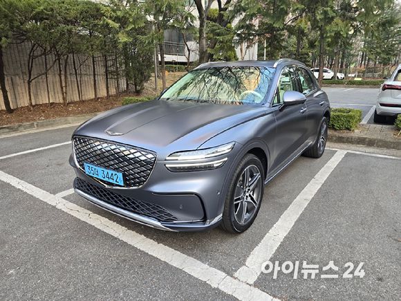 제네시스 'GV70 전동화 모델' 정측면. [사진=김종성 기자]
