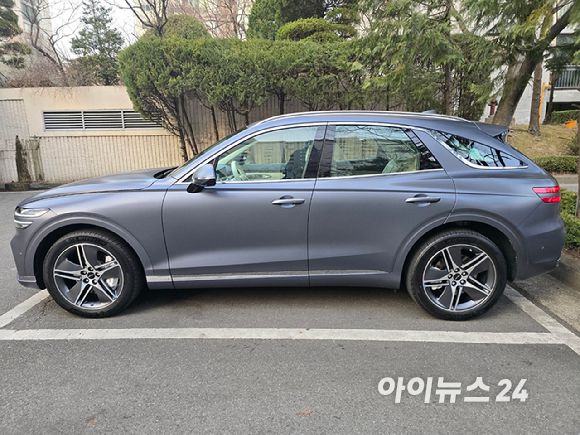 제네시스 'GV70 전동화 모델' 측면. [사진=김종성 기자]
