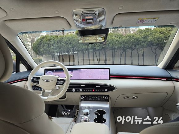 제네시스 'GV70 전동화 모델' 인테리어. [사진=김종성 기자]