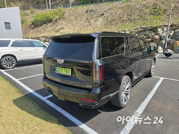 캐딜락 '더 뉴 에스컬레이드' ESV 스포츠 플래티넘 모델. [사진=김종성 기자]