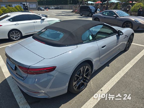 마세라티 '그란카브리오 폴고레' 후측면. [사진=김종성 기자]