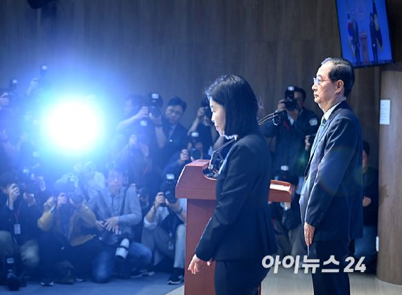 한덕수 전 국무총리가 2일 오전 서울 여의도 국회 소통관에서 출마 선언을 하고 있다. [사진=곽영래 기자]