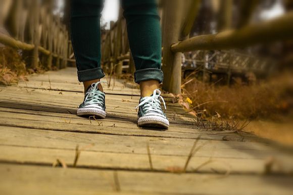 식사 후 걷기는 장내 가스가 제거되고 변비가 예방되는 동시에 혈당까지 조절돼 체중 감량은 물론 당뇨병 위험 감소에 효과적이다. 본 기사와 무관한 이미지. [사진=픽사베이]