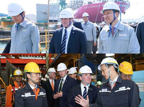 사진 위 : 정기선(오른쪽 첫 번째) HD현대 수석부회장이 존 필린 미 해군성 장관과 함께 HD현대중공업 특수선 야드를 둘러보며 건조 중인 함정들을 소개하고 있다. 사진 아래 : 김동관(오른쪽 첫 번째) 한화그룹 부회장이 존 필린 미국 해군성 장관(오른쪽 두 번째)에게 선박 블록 조립공장을 소개하고 있다. [사진=각 사]