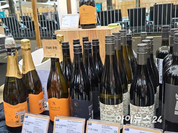 반얀트리 서울 선셋 와인 마켓 내 레이카이트 와인들. [사진=박은경 기자]