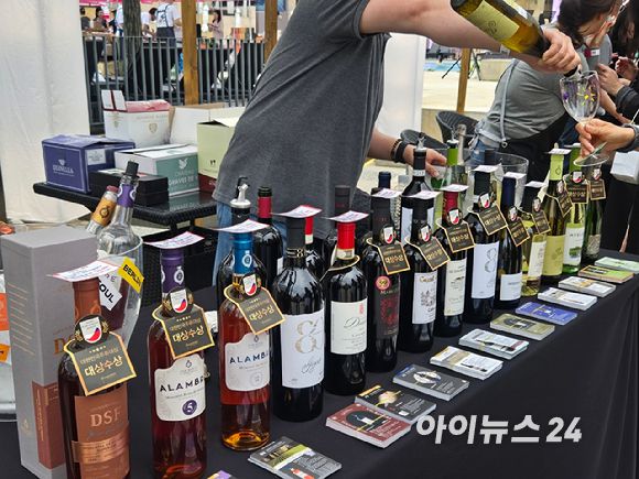반얀트리 서울 선셋 와인 마켓 내 올빈와인의 와인들. [사진=박은경 기자]
