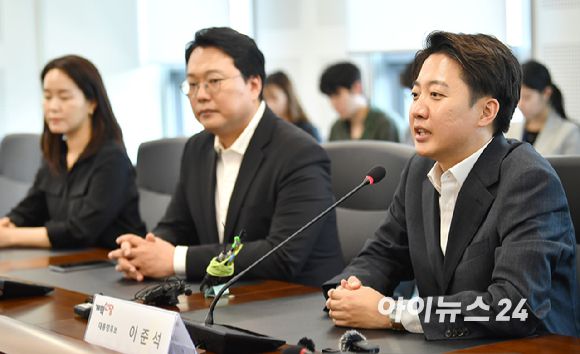 이준석 개혁신당 대선 후보가 21일 경기 성남의료원에서 열린 간담회에서 발언하고 있다. [사진=곽영래 기자]