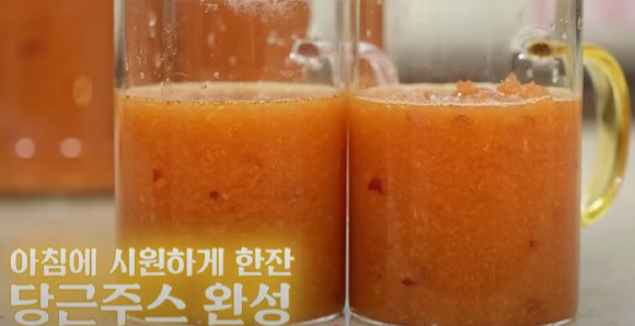 임 셰프는 이 당근주스가 아침 대용으로도 좋다고 전했다. 사진은 완성된 당근주스.  [사진=유튜브 채널 '지식한상']