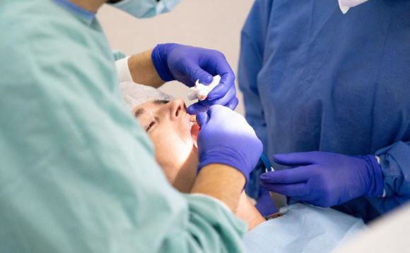 치과 임플란트 비용이 같은 도시 내에서도 10배 이상 차이나는 것으로 조사됐다. 본 기사와 무관한 이미지. [사진=픽사베이@ bruno141990]