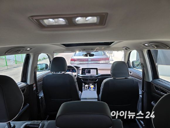 폭스바겐 '신형 아틀라스' 3열에서 본 실내 공간. [사진=김종성 기자]