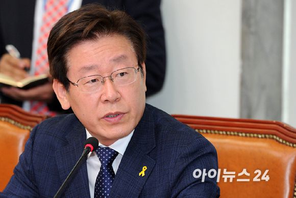 이재명 성남시장이 지난 2015년 6월 8일 오전 서울 여의도 국회에서 열린 새정치민주연합 최고위원회의에 참석해 메르스 사태와 관련해 발언하고 있다. [사진=아이뉴스24 DB]