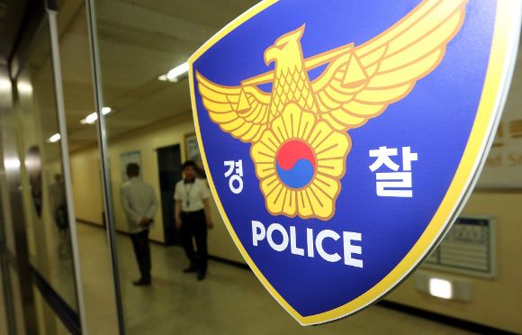 자신이 스토킹하던 여성을 살해한 40대 남성이 사건 직후 대구에서 세종까지 달아난 가운데 경찰이 해당 지역 야산을 중심으로 계속 추적을 벌이고 있다. 본 기사와 무관한 이미지. [사진=연합뉴스]