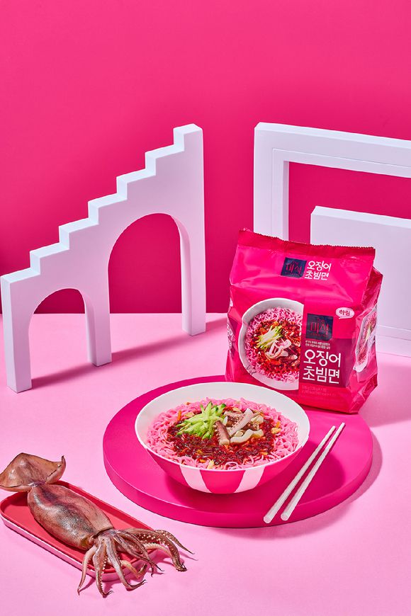 하림 더미식 오징어 초빔면. [사진=하림산업]