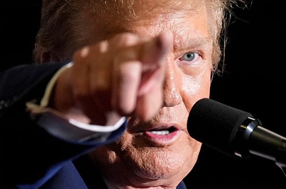 트럼프 대통령이 이란 측에 항복을 요구했다. [사진=AP/연합뉴스]