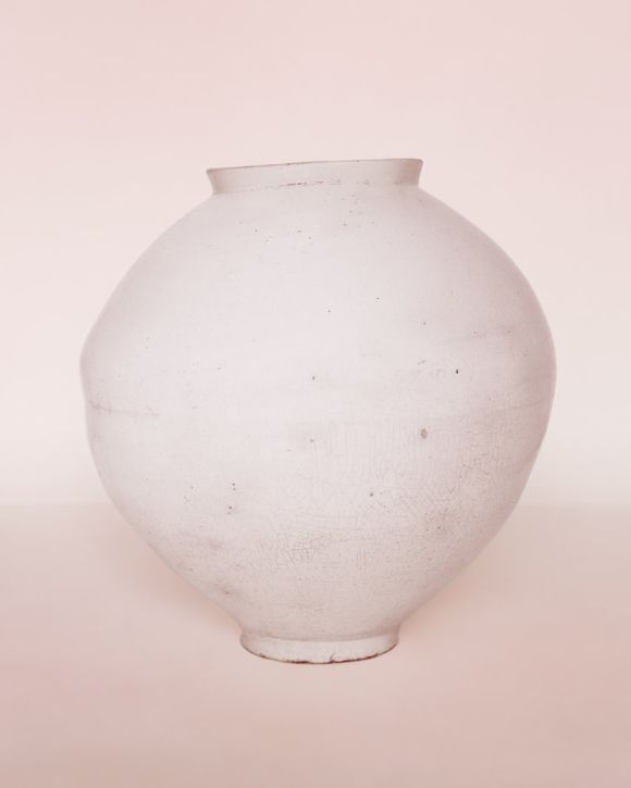 구본창 작가의 '백자' 시리즈. [사진=구본창 작가 공식 홈페이지]