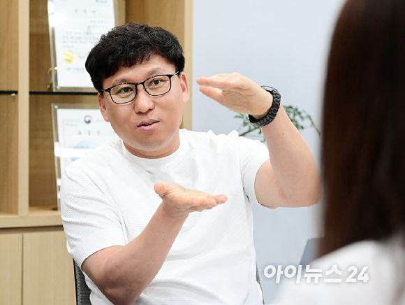 박정윤 인터엑스 대표가 20일 서울 금천구 인터엑스에서 아이뉴스24와 인터뷰를 갖고 있다. [사진=정소희 기자]