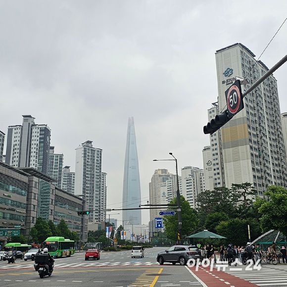 27일 정부가 발표한 '가계부채 관리 방안' 발표 직후 기자가 찾아간 서울 송파구 잠실동 아파트 전경. 2025.06.27 [사진=이효정 기자 ]