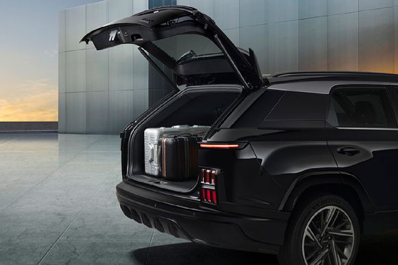 KGM '액티언 하이브리드' 트렁크. [사진=KG모빌리티]